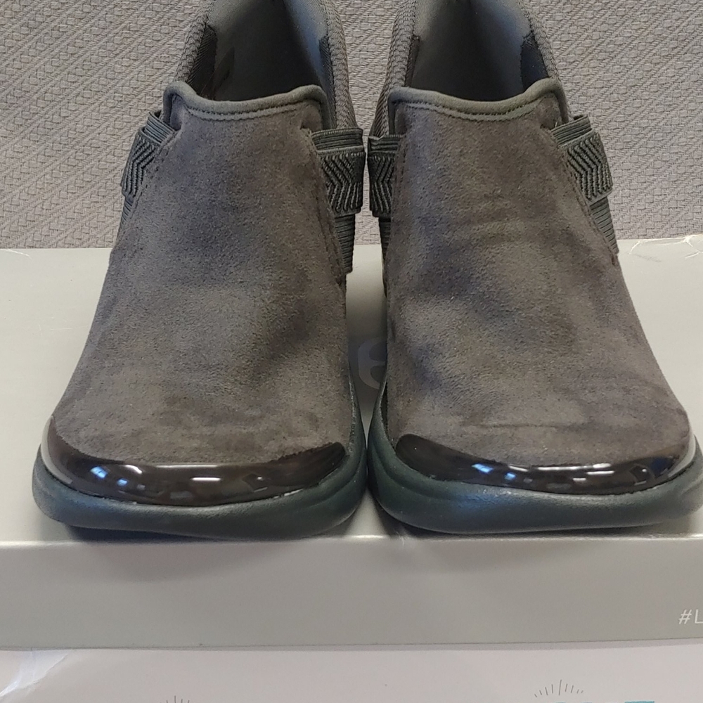 Bzees Enhanced Step ln Bootie Dark Gray - 6 - Picture 6 of 11